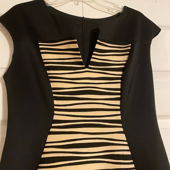 Connected appeal black dress - Picture 2 of 4